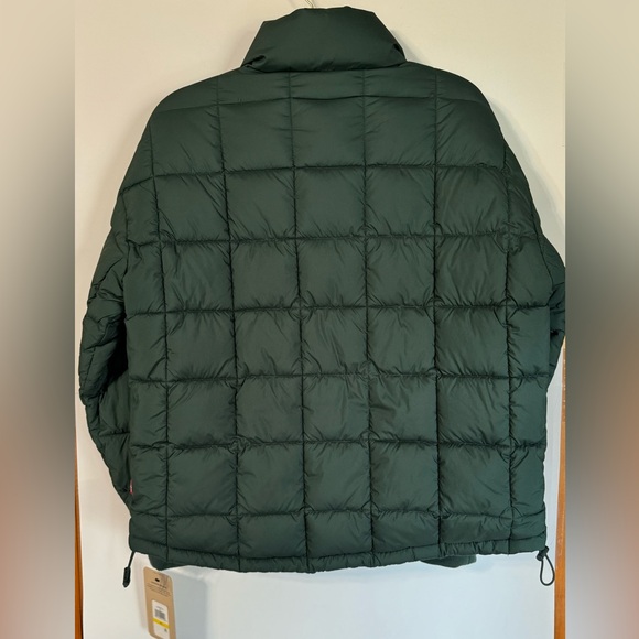 Levi’s Women’s Box Quilted Puffer Jacket Green Size M NWT - Picture 7 of 17